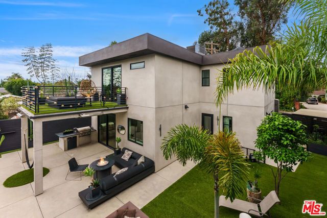 18589 Linnet Street, Tarzana (los Angeles), CA 91356