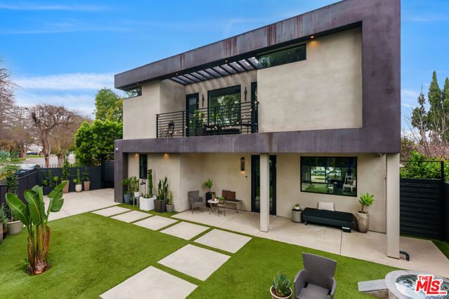 18589 Linnet Street, Tarzana (los Angeles), CA 91356