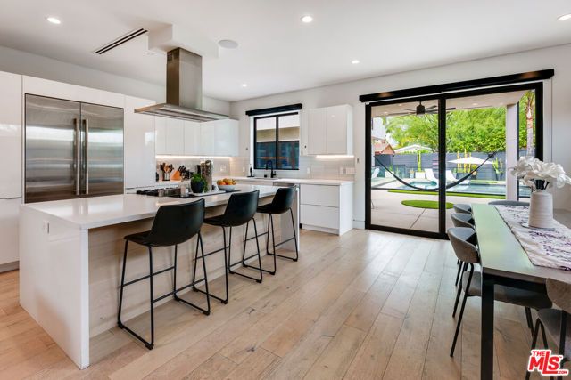 18589 Linnet Street, Tarzana (los Angeles), CA 91356