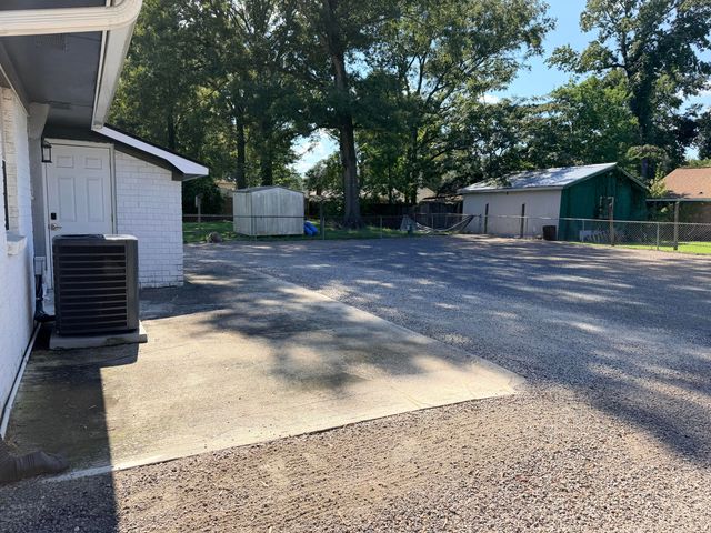 20 Teaneck Road, Goose Creek, SC 29445