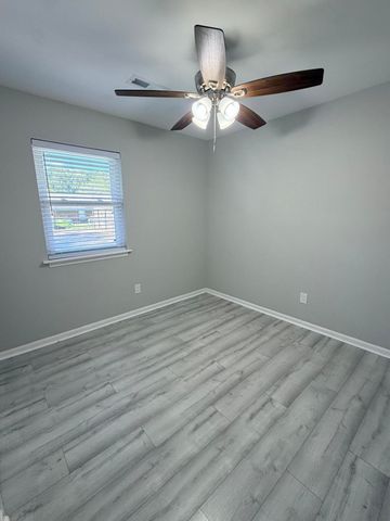 20 Teaneck Road, Goose Creek, SC 29445