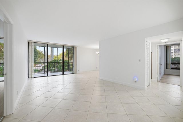 6805 Willow Wood Drive 5022, Boca Raton, FL 33434