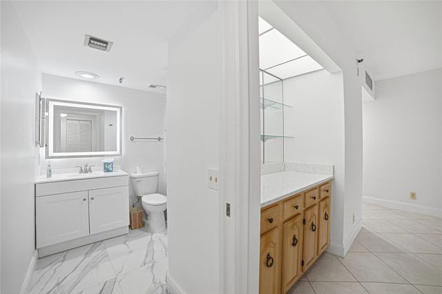 6805 Willow Wood Drive 5022, Boca Raton, FL 33434