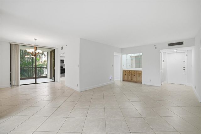 6805 Willow Wood Drive 5022, Boca Raton, FL 33434