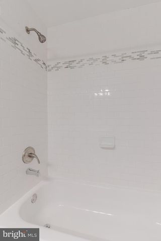 14405 BLACK HORSE CT, Centreville, VA 20120