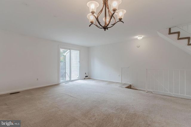 14405 BLACK HORSE CT, Centreville, VA 20120