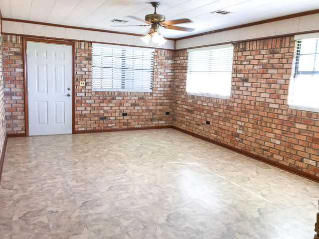 801 Rue Bon Secours, Scott, LA 70583