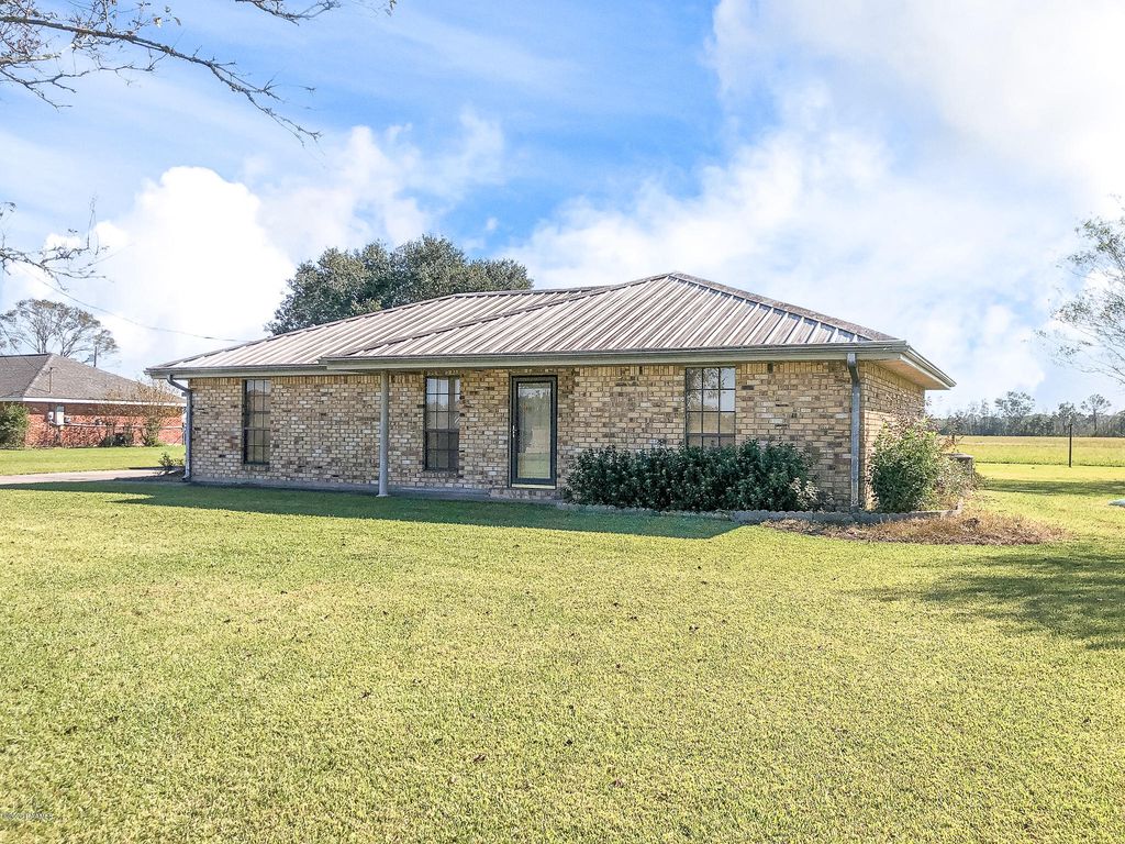 801 Rue Bon Secours, Scott, LA 70583