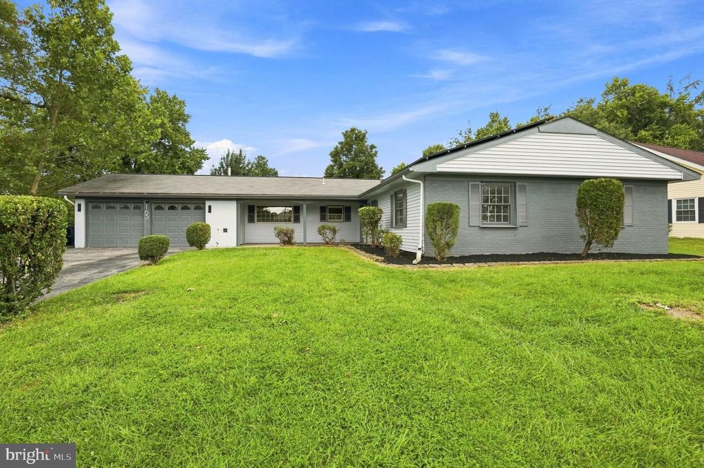 163 TWIN HILL DR, Willingboro, NJ 08046