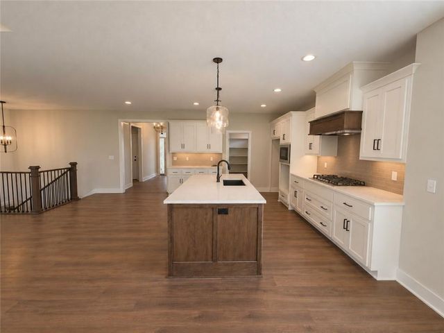 22182 W 116th Terrace, Olathe, KS 66061
