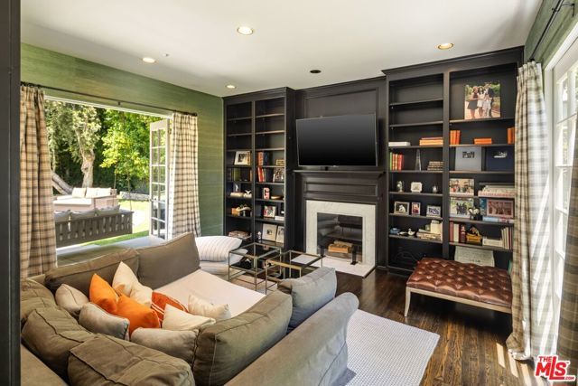 5425 Encino Avenue, Encino (los Angeles), CA 91316