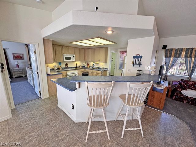 2640 South ZEPHYR Avenue, Pahrump, NV 89048