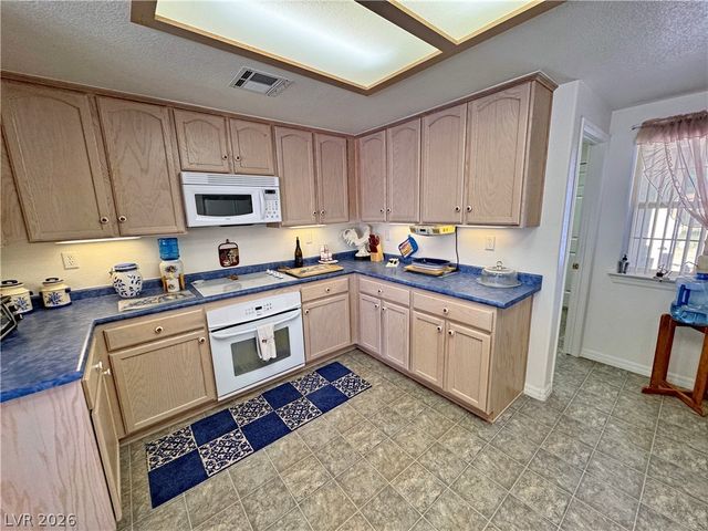 2640 South ZEPHYR Avenue, Pahrump, NV 89048