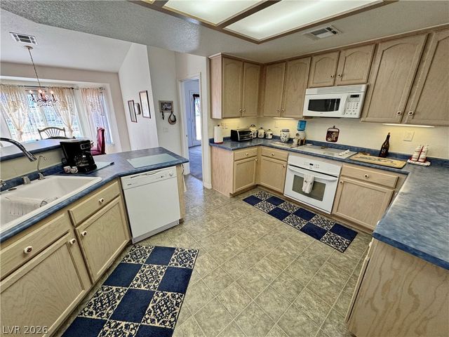 2640 South ZEPHYR Avenue, Pahrump, NV 89048