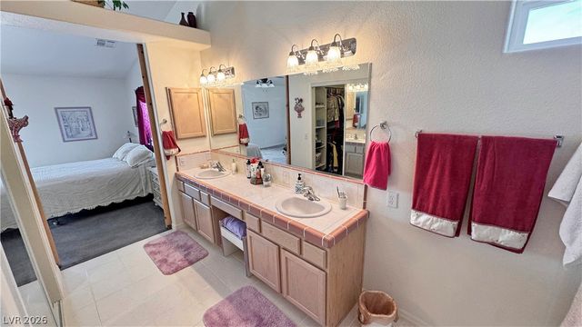 2640 South ZEPHYR Avenue, Pahrump, NV 89048