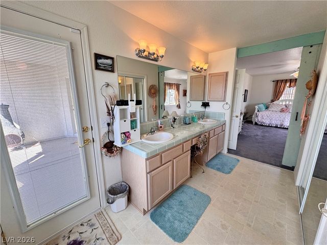 2640 South ZEPHYR Avenue, Pahrump, NV 89048