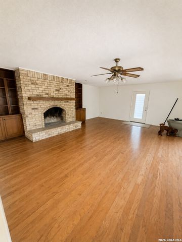 26 SUNRISE DR, Pleasanton, TX 78064