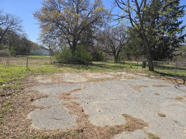 1805 Lynlee Lane, Denison, TX 75020