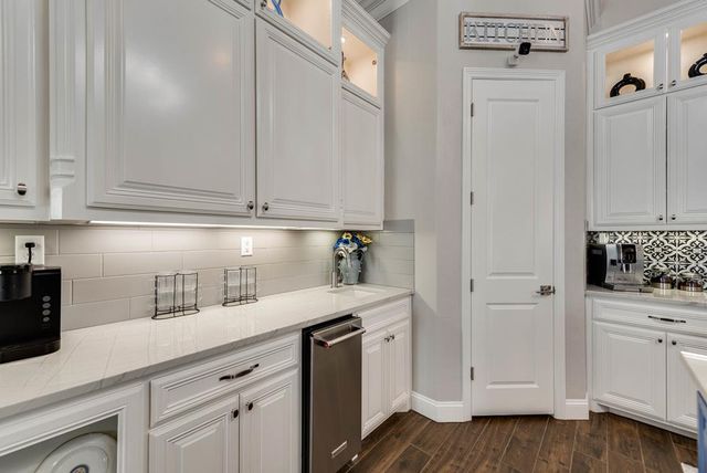 6808 Mosswood Dr, Midland, TX 79707