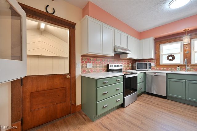 891 Park Avenue, Amherst, OH 44001