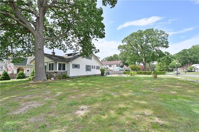 891 Park Avenue, Amherst, OH 44001