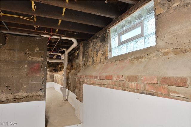 891 Park Avenue, Amherst, OH 44001