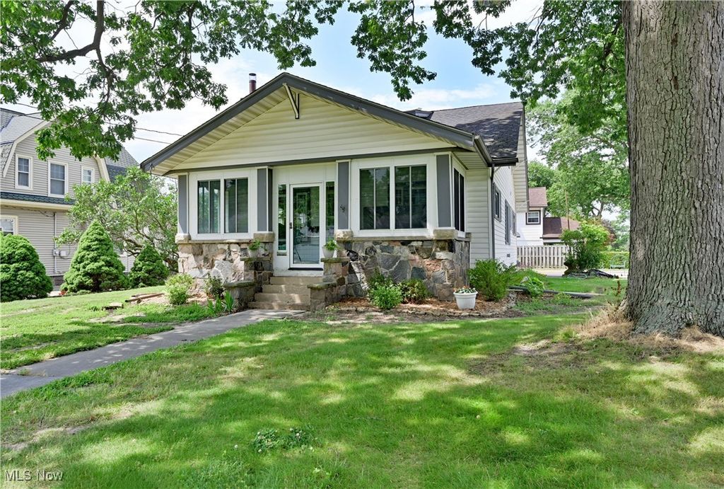 891 Park Avenue, Amherst, OH 44001