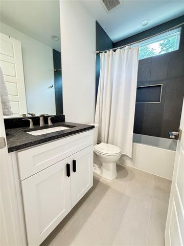 6102 Ponca ST 2, Austin, TX 78741