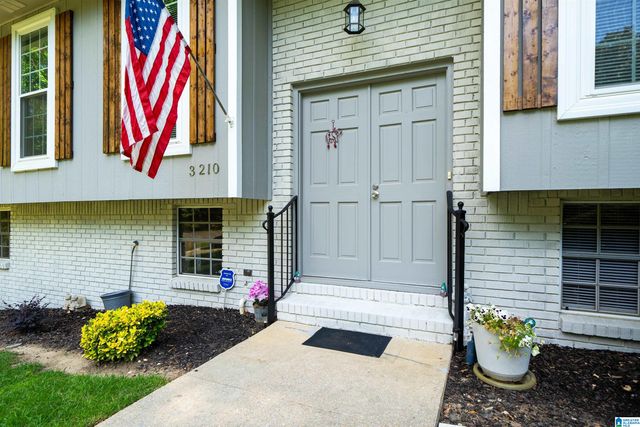 3210 CHURCHVIEW WAY, Hueytown, AL 35023