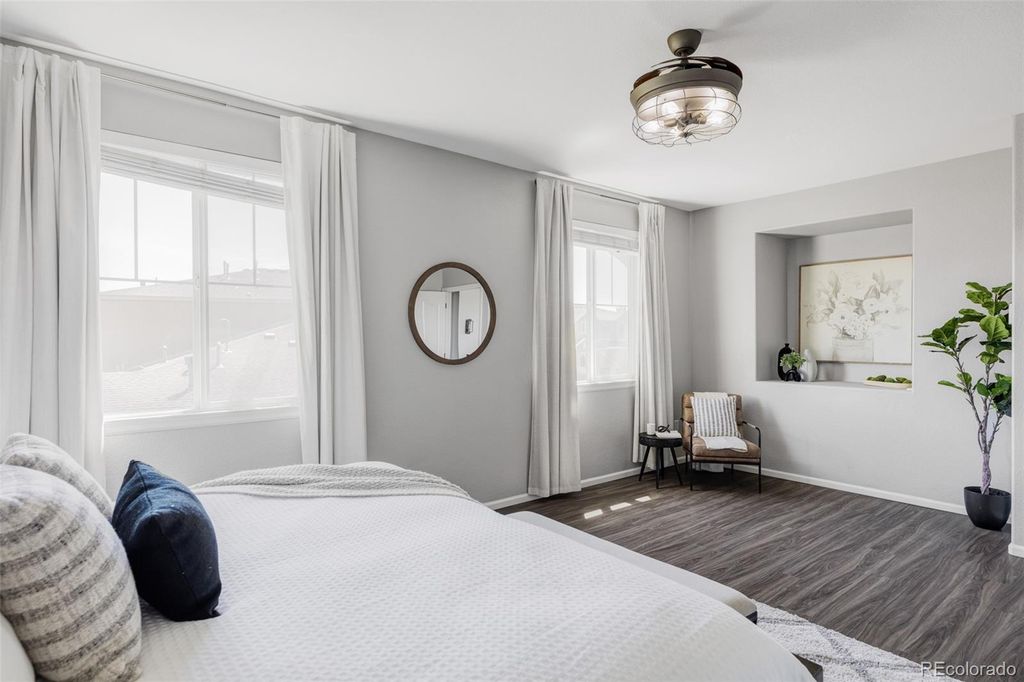 Image 16 of property listing at 10523 Ashfield Street 5C, Highlands Ranch, CO 80126