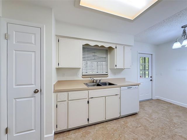 5622 ROSEWALL CIRCLE, Leesburg, FL 34748