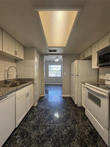 721 GREENLEAF LANE, Lake Wales, FL 33853