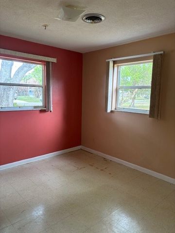 2726 49th Avenue, Vero Beach, FL 32966