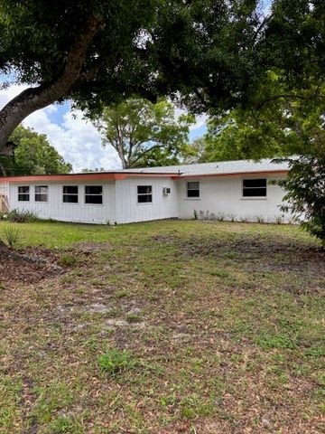 2726 49th Avenue, Vero Beach, FL 32966