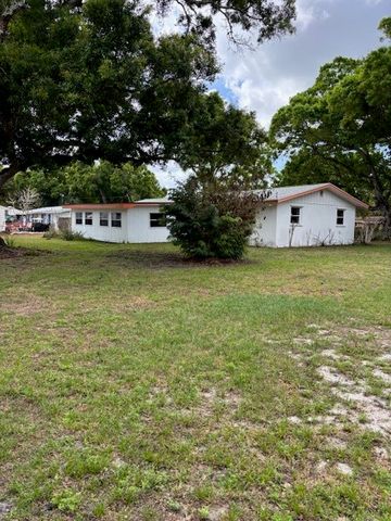 2726 49th Avenue, Vero Beach, FL 32966