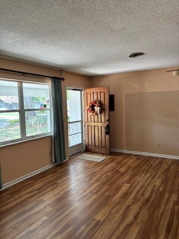 2726 49th Avenue, Vero Beach, FL 32966