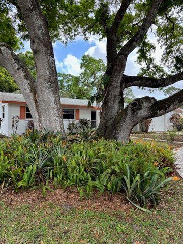 2726 49th Avenue, Vero Beach, FL 32966