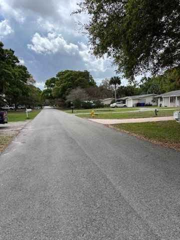 2726 49th Avenue, Vero Beach, FL 32966