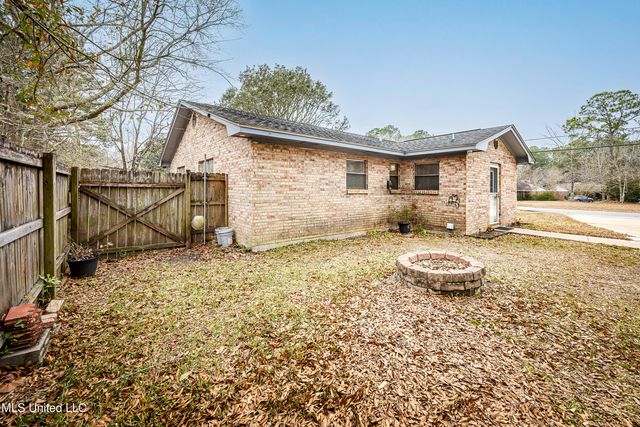 2433 Santa Cruz Street, Gautier, MS 39553