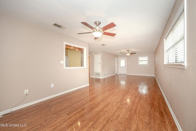 2433 Santa Cruz Street, Gautier, MS 39553