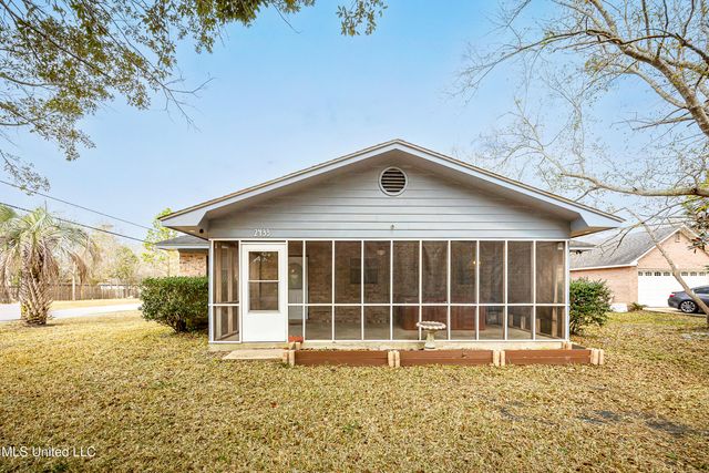 2433 Santa Cruz Street, Gautier, MS 39553