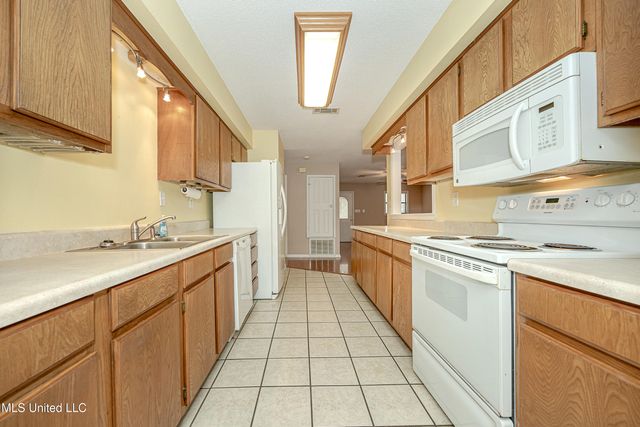 2433 Santa Cruz Street, Gautier, MS 39553