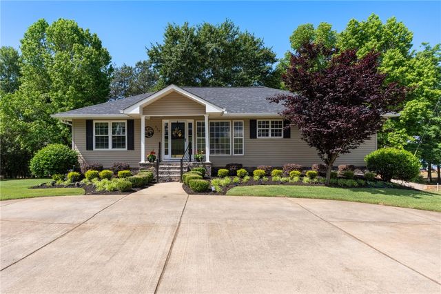 519 Island Point Road, Starr, SC 29684