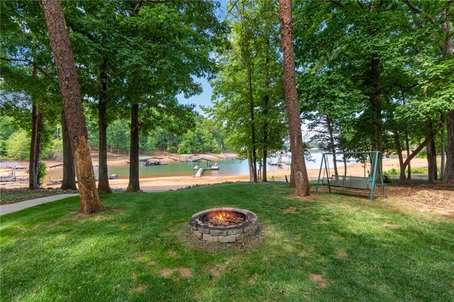 519 Island Point Road, Starr, SC 29684