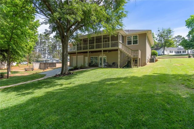 519 Island Point Road, Starr, SC 29684