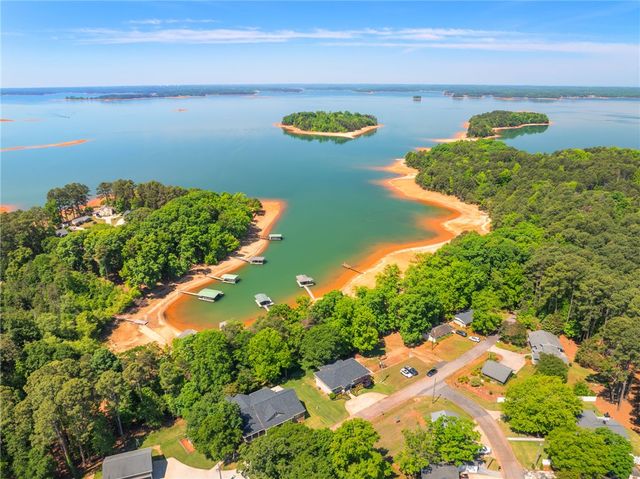 519 Island Point Road, Starr, SC 29684