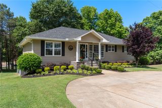 519 Island Point Road, Starr, SC 29684