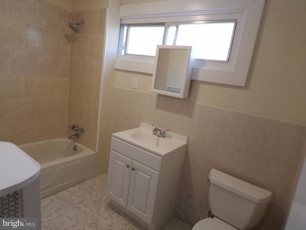 2163 E HAGERT ST, Philadelphia, PA 19125 — photo 4