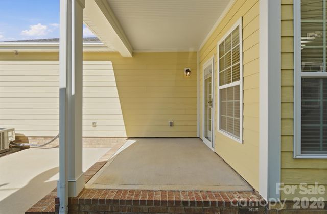 10544 Royal Winchester Drive, Charlotte, NC 28277
