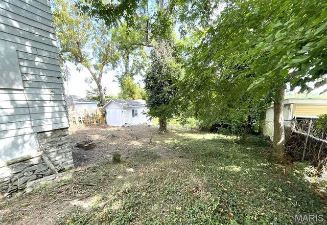 1121 State Street, Alton, IL 62002